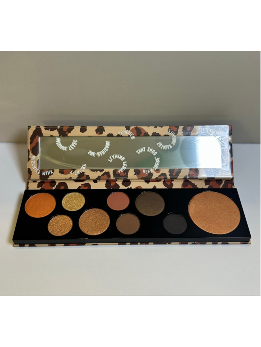 M·A·C Mischief Minx Eye Shadow Makeup Palette